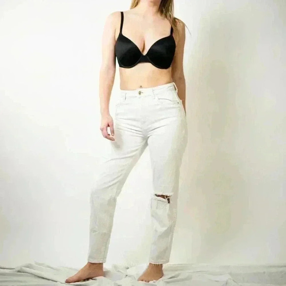 Bershka White Denim High Rise Mom Jeans - 2 - Picture 5 of 10